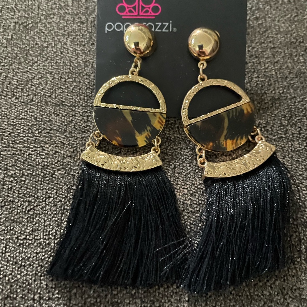 Paparazzi earrings